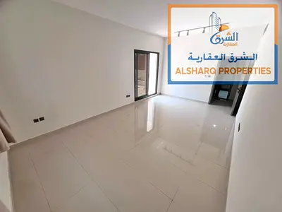 غرفتان وصالة مع رووف في الحميدية 1، غرف ماستر، غرفة خادمة، تشطيبات سوبر ديلوكس، بلكونة بإطلالة مفتوحة، قريب من الخدمات.