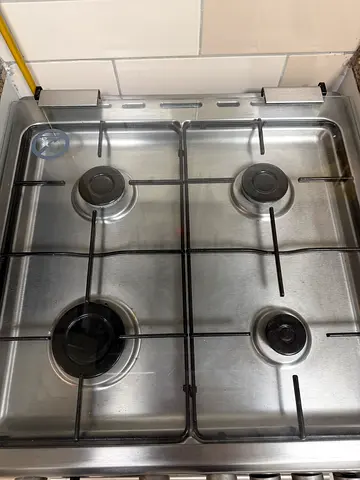 4-Burner Stainless Steel Gas Hob in Good Working Condition