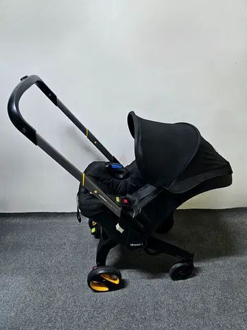 Doona+ plus infant car seat and stroller Perfect condition