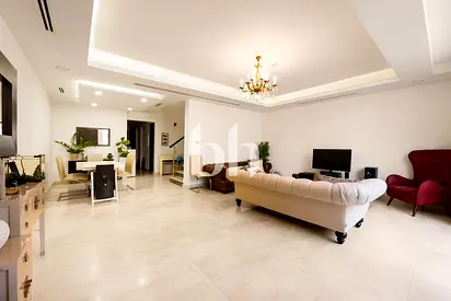 Ensuite Bedrooms | Closed Kitchen | Vacant