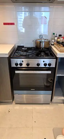 Siemens Stainless Steel Gas Range with Oven - Good Working Condition