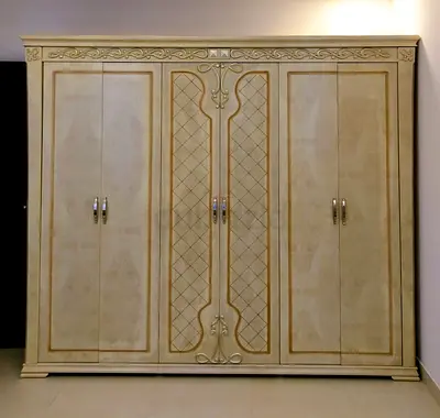 Well maintained Bedroom set
