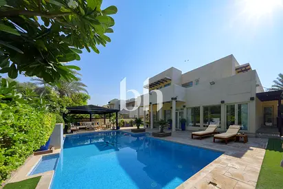 Private Pool | Backing Park | Upgraded | Vacant