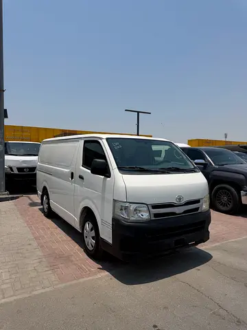 صورة 2 لـ 2013 Toyota HIACE