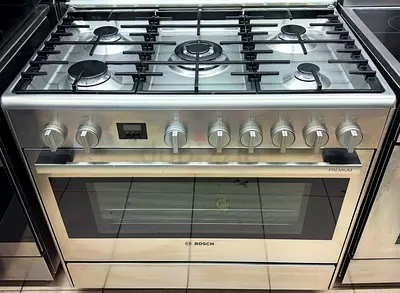 Bosch 90cm Stainless Steel Gas Range with Oven fan - Good Condition