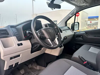 2020 Toyota HIACE 缩略图 10