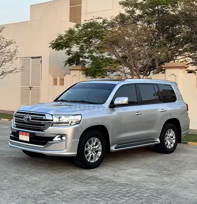 Land Cruiser GXR 2019 V6 +Full Options + Agency Maintained Al-Futtaim