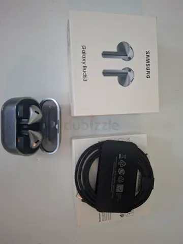 Samsung Galaxy Buds3 with original box and charging cable - Silver