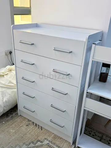 White 5-Drawer Chest of Drawers — Good Condition