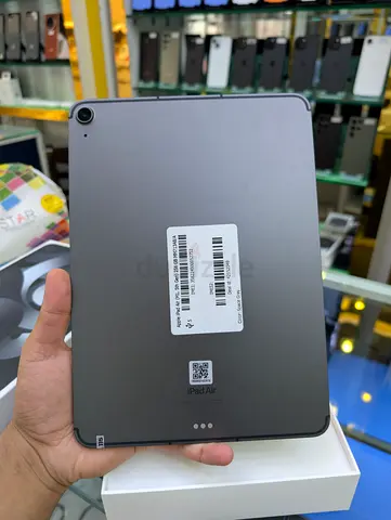 iPad Air 5th generation 256GB SIM CARD with Box