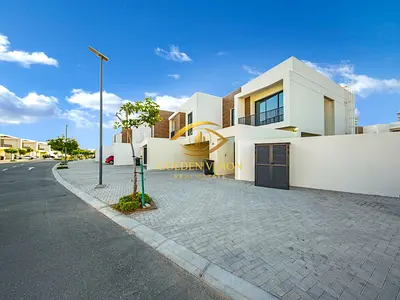 Corner 3BR + Maid I Furnished | Ample Parking | Close to Beach