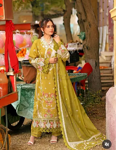 Aneelas 3 piece luxury Embroidered Green Lawn Suit with Dupatta - Size M and large
