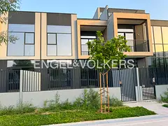 3BR Townhouse | Modern Living | Prime Location