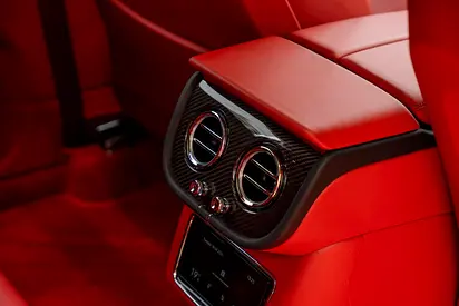 2024 Bentley BENTAYGA — миниатюра 18