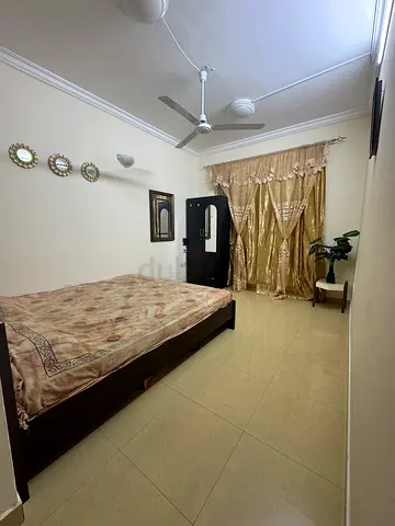 Family Master bedroom near Abubakar Metro 3 Mnt walking