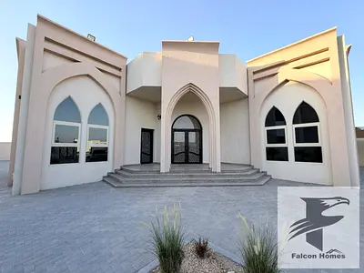 فيلا واسعة مكونة من 3 غرف نوم مع حديقة كبيرة | طاب