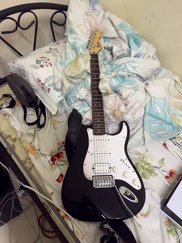 Black Electric Guitar S-style with Strap — Good Working Condition