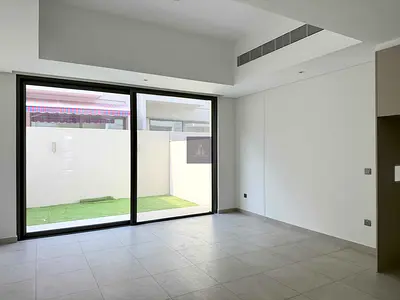 Vacant | Private Garden | Unfurnished