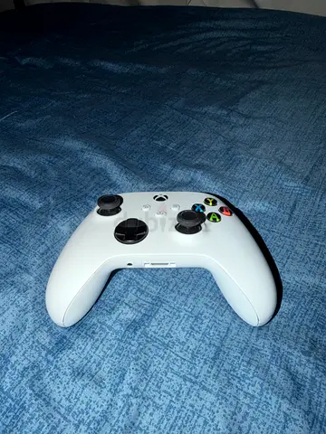 White Xbox Series wireless controller - good condition