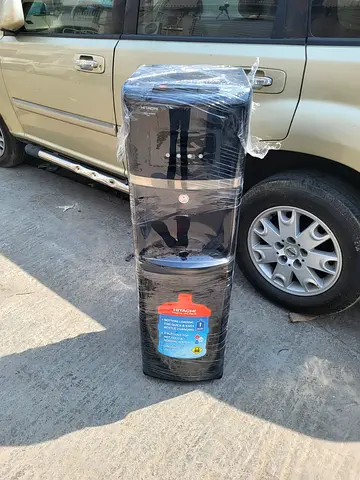 Bottom load water dispenser