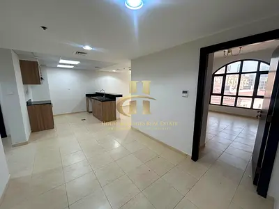 Spacious layout | Well Maintained | Vacant | Close to Mall
