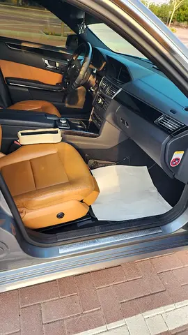 2013 Mercedes-BENZ E-CLASS 缩略图 3