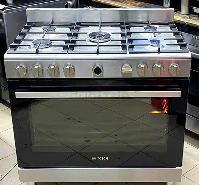 Bosch 90cm Stainless Steel Gas Range with Oven - 5 Burners