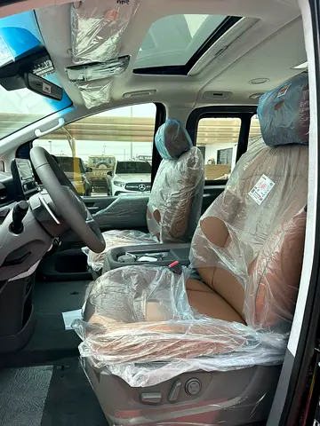2026 Hyundai STARIA photo 9
