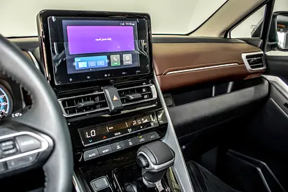 صورة 9 لـ 2025 Toyota INNOVA