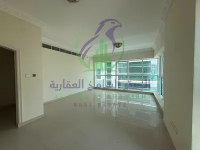 ثلاث غرف وصالة في المجاز 1 على شارع الملك فيصل بإطلالة بحرية وبلكونتين وغرف ماستر وغرفة خادمة وجيم ومسبح وباركينج مجاني