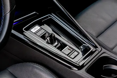 صورة 10 لـ 2023 Volkswagen GOLF R