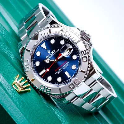 Rolex Yacht-Master 40 Steel Platinum Blue Dial - Excellent Condition - Full Set