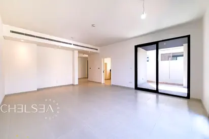 VACANT | UNFURNISHED | SINGLE ROW