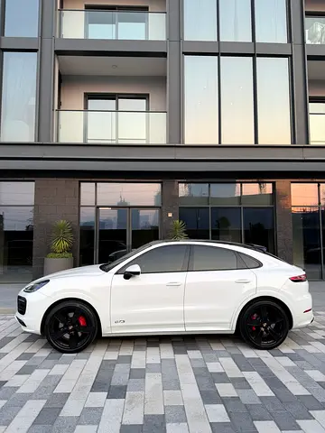 2022 Porsche CAYENNE 照片 3