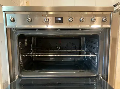 Smeg Induction Cooking range size 90cm Exellent Condition