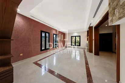 Corner | Specious Custom Built | Vacant Villa
