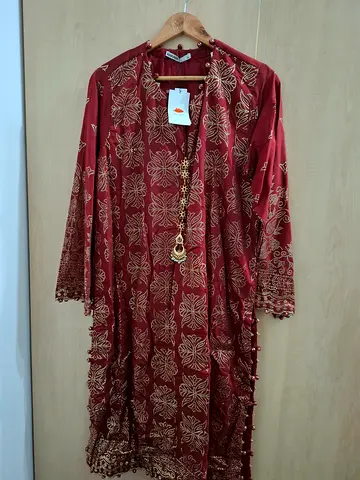 Khaadi khaas3 piece Maroon Embroidered fully heavy Details - New with Tags 14 large