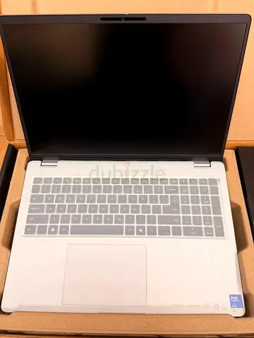 Dell pro 16 U5 8GB 512GB laptop