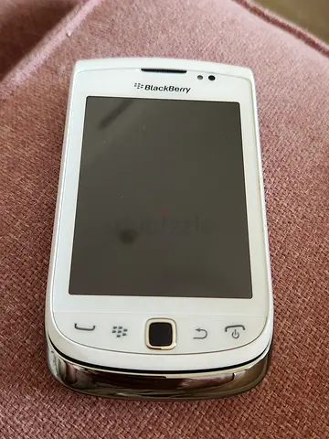 White BlackBerry Torch-style touchscreen phone – Good working condition