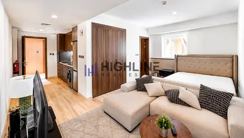Furnished Studio | Walking Distance to Metro | Vacant