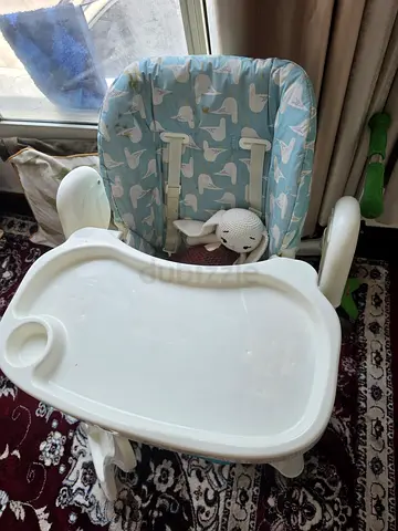 Baby high chair with removable tray — gently used