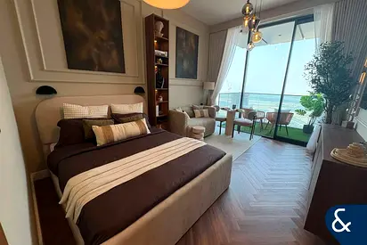 Vacant | Beautifully Upgraded | High Floor
