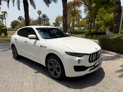 2021 Maserati LEVANTE — миниатюра 3