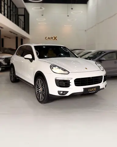 2016 Porsche CAYENNE photo 2
