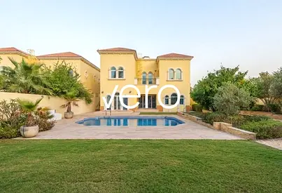 Corner Unit | Close to DBS | Private Pool
