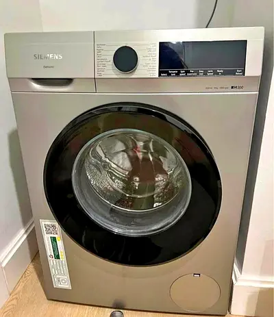 Siemens front load washing machine -  iq 300 9 kg good condition