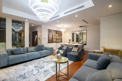 Elegant 4BR Townhouse | Furnished | Balcony