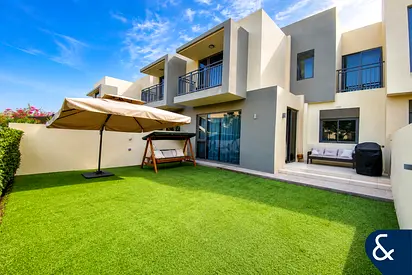 3 Bedrooms | Opposite Pool | Green Belt