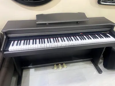 Piano Korg C 4,500