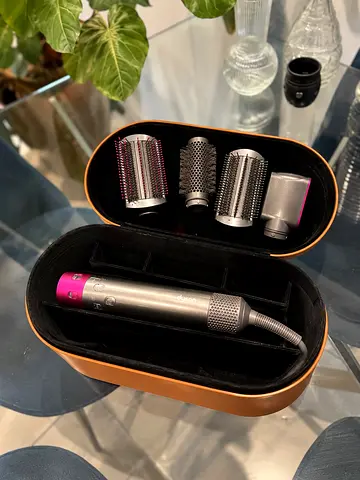 Dyson Hair styling and dryer with 4 attachments